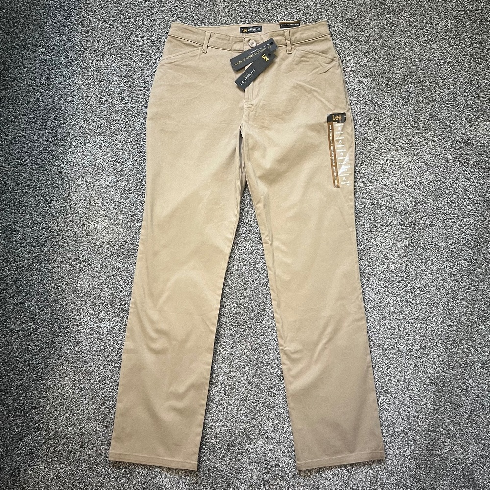 Women's Lee Relaxed Fit Straight Leg Khaki Pants; Size 8, NWT